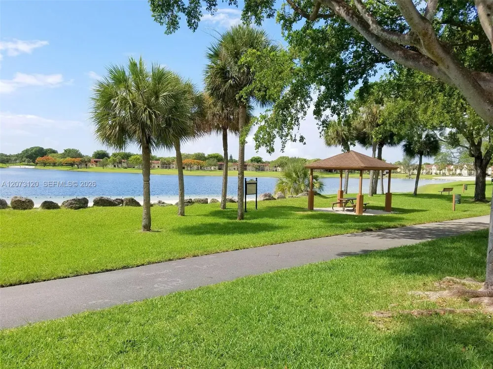 9729 Hammocks Blvd #105E Miami, FL 33196