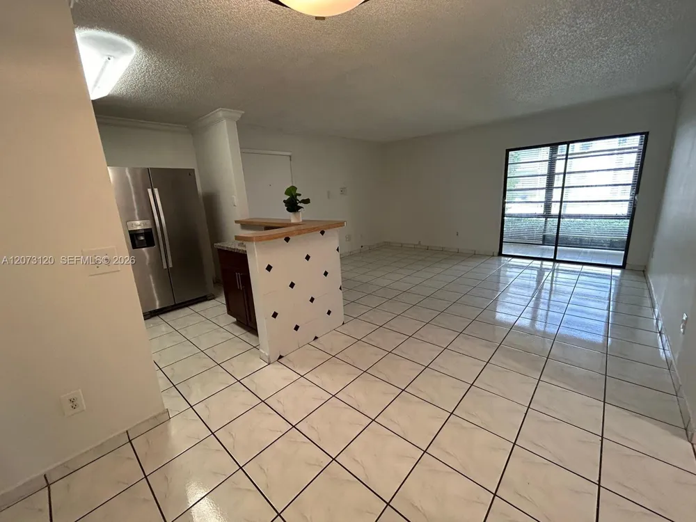 9729 Hammocks Blvd #105E Miami, FL 33196