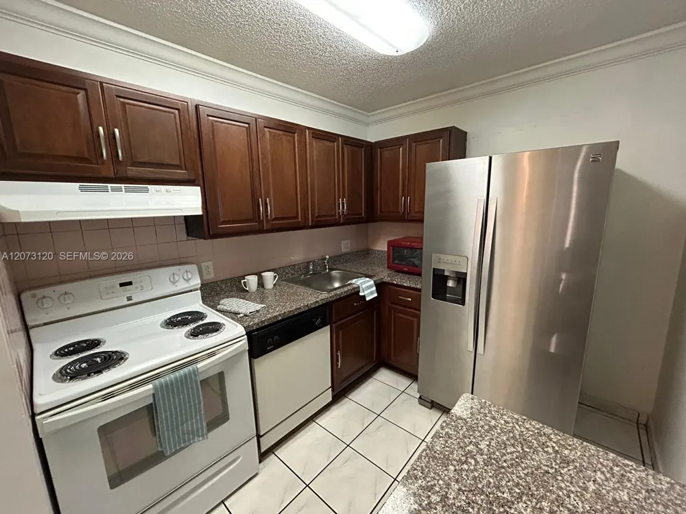 9729 Hammocks Blvd #105E Miami, FL 33196