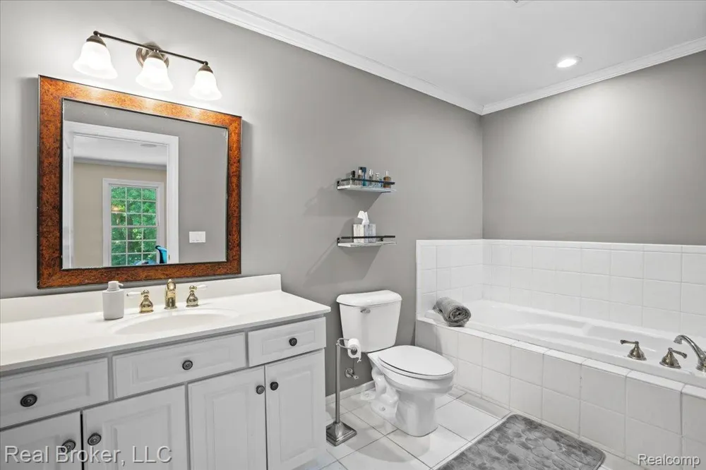 5392 Hidden Pines Drive Brighton City, MI 48116