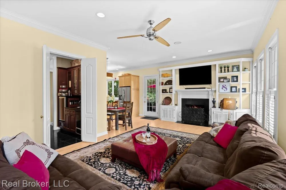 5392 Hidden Pines Drive Brighton City, MI 48116