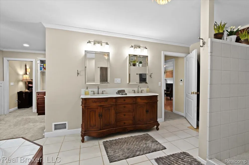 5392 Hidden Pines Drive Brighton City, MI 48116