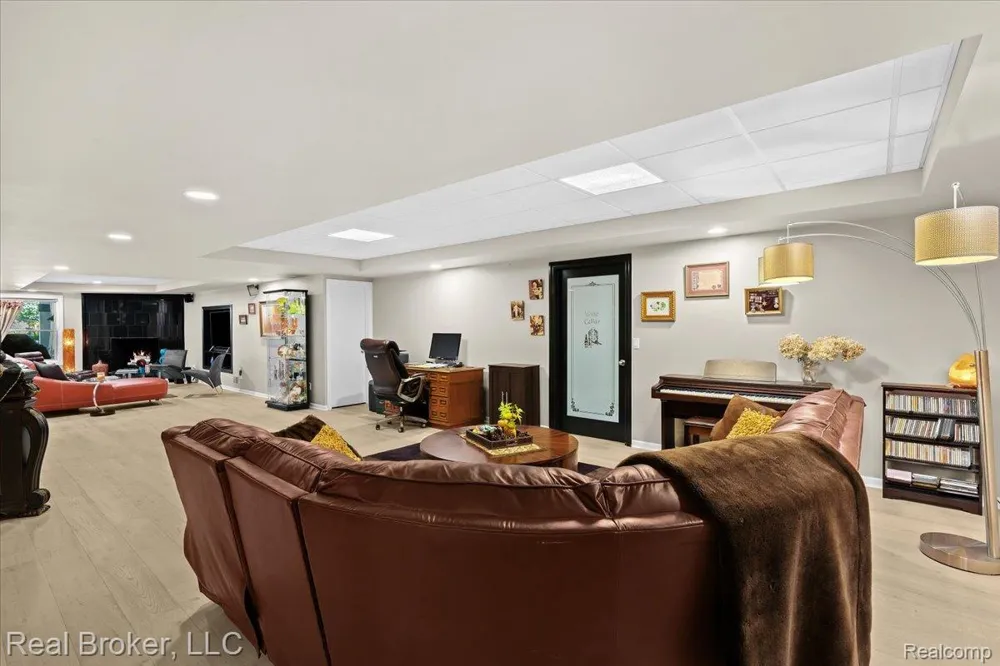 5392 Hidden Pines Drive Brighton City, MI 48116
