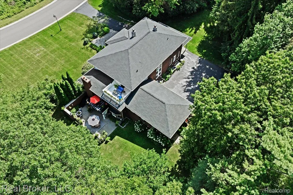 5392 Hidden Pines Drive Brighton City, MI 48116