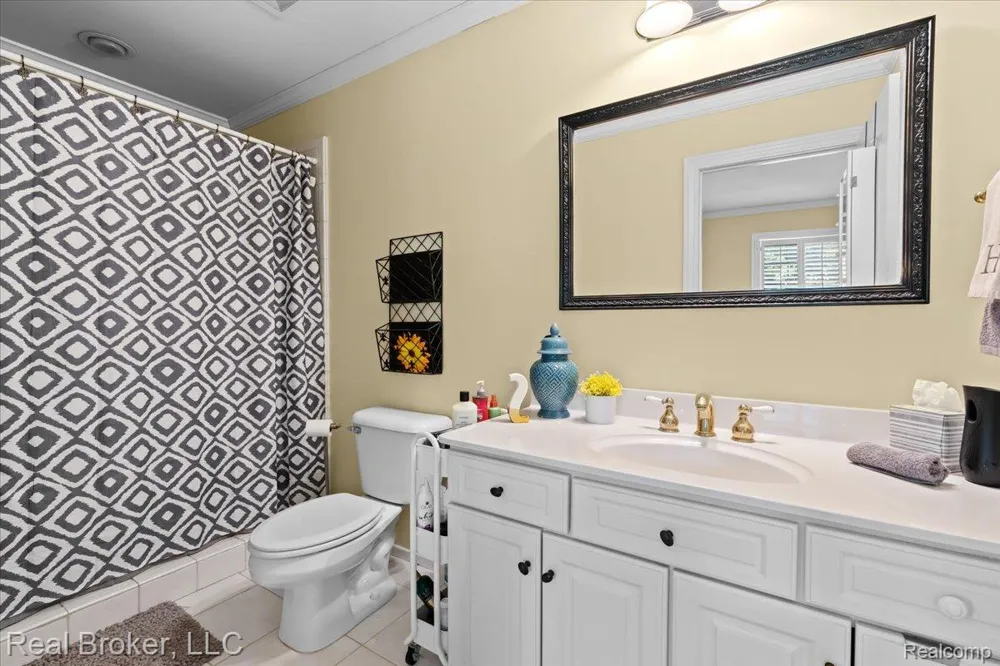 5392 Hidden Pines Drive Brighton City, MI 48116