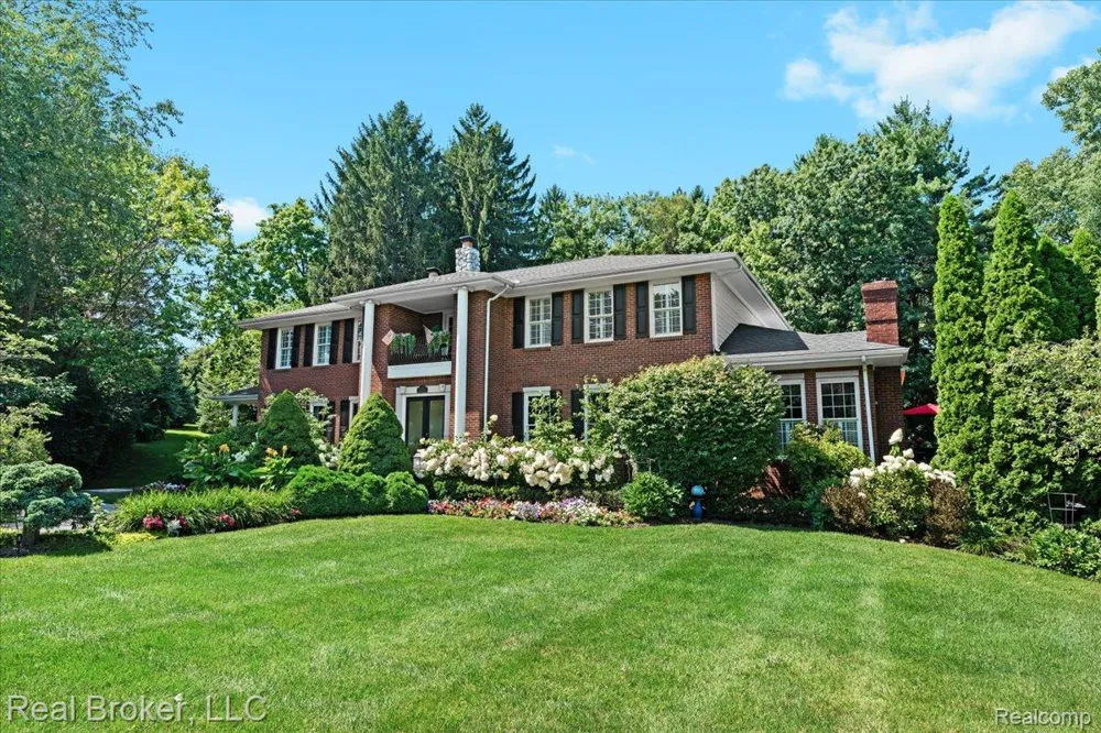 5392 Hidden Pines Drive Brighton City, MI 48116