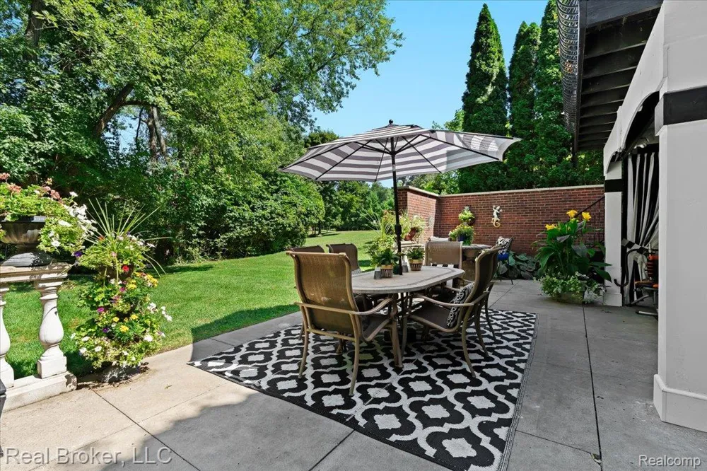 5392 Hidden Pines Drive Brighton City, MI 48116