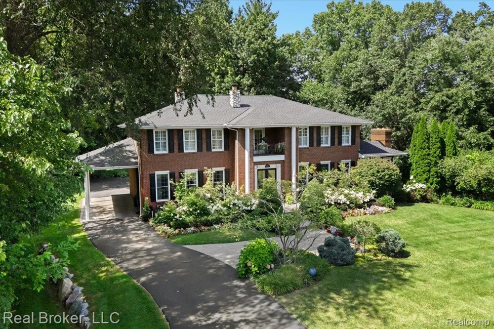 5392 Hidden Pines Drive Brighton City, MI 48116
