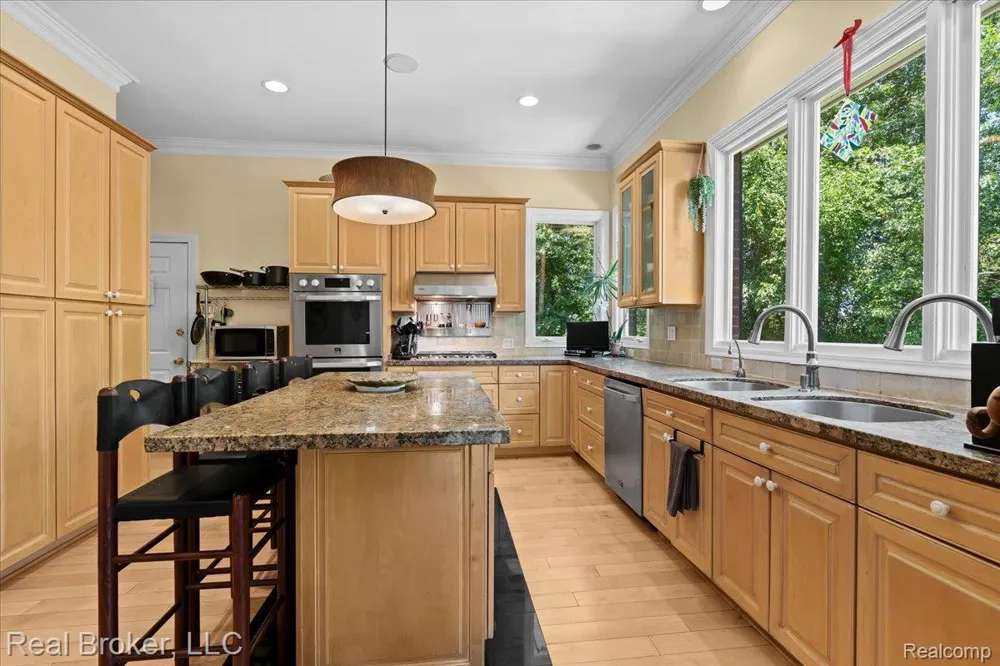 5392 Hidden Pines Drive Brighton City, MI 48116