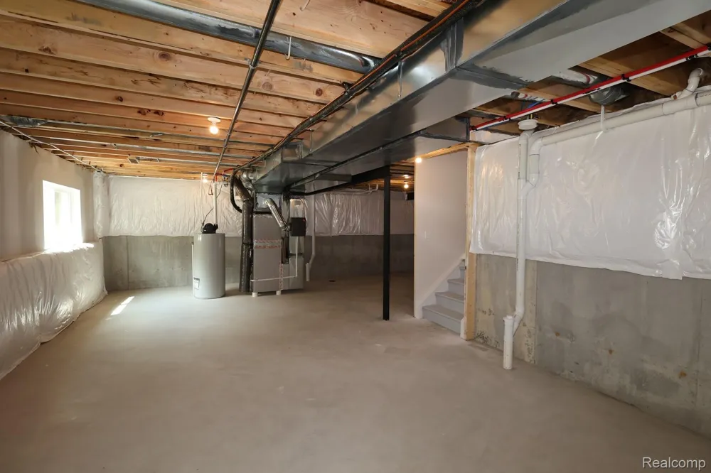 423 Hidden River W Holly Township, MI 48442