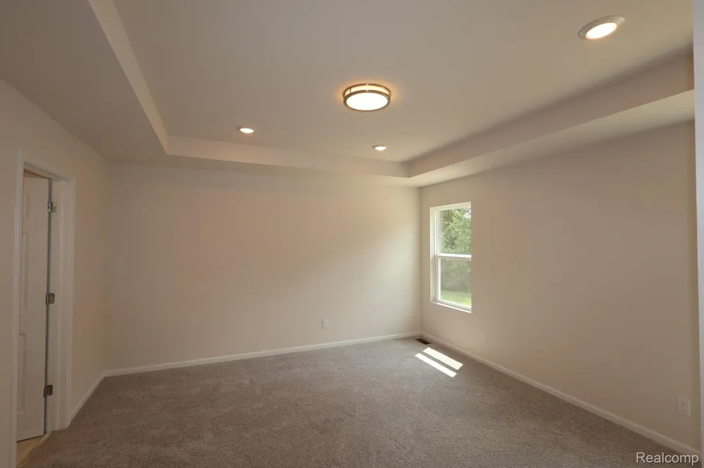 423 Hidden River W Holly Township, MI 48442
