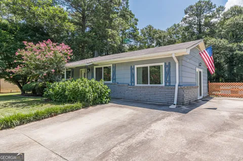 877 King DR SE
