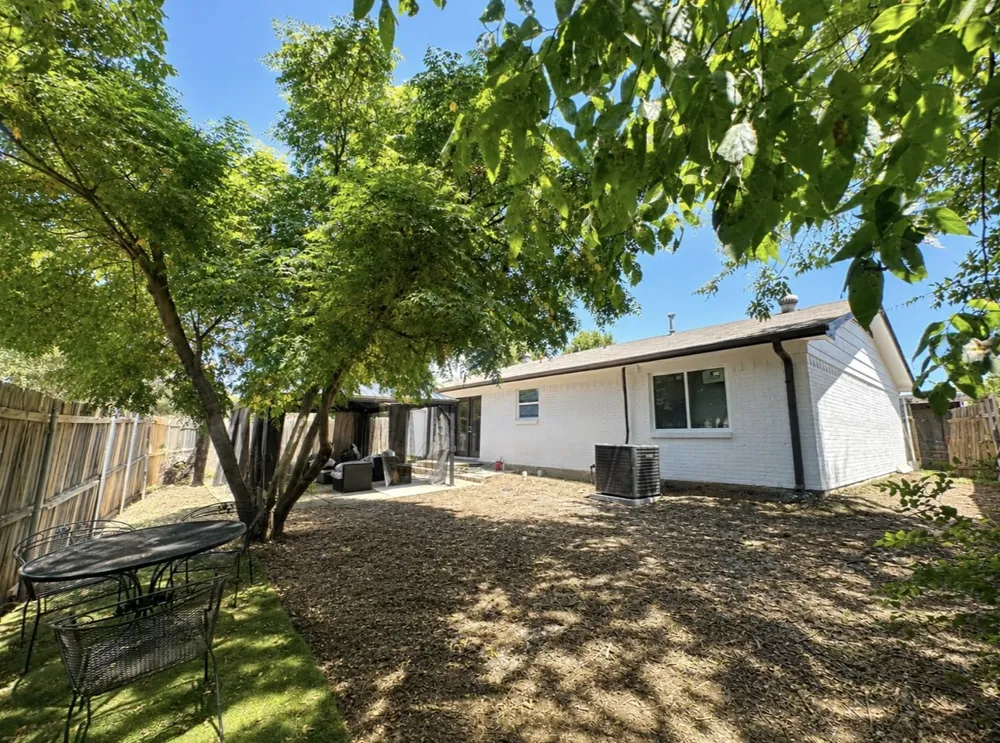 4142 Victoria Street Irving, TX 75062