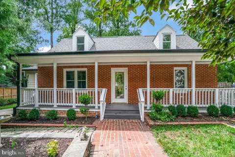 7318 POPLAR COURT