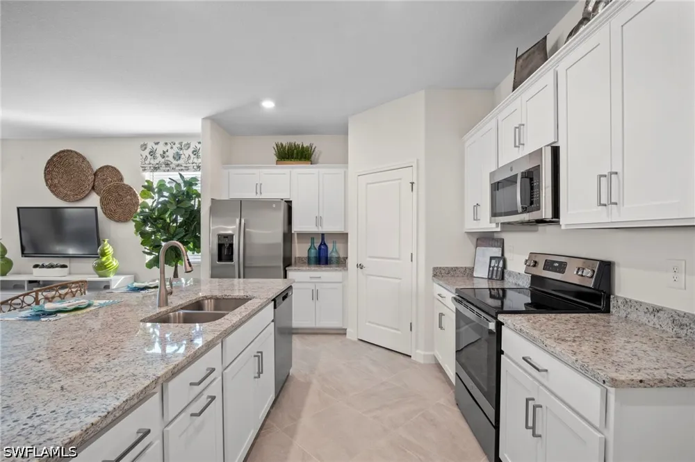 E Windsor Drive Alva, FL 33920