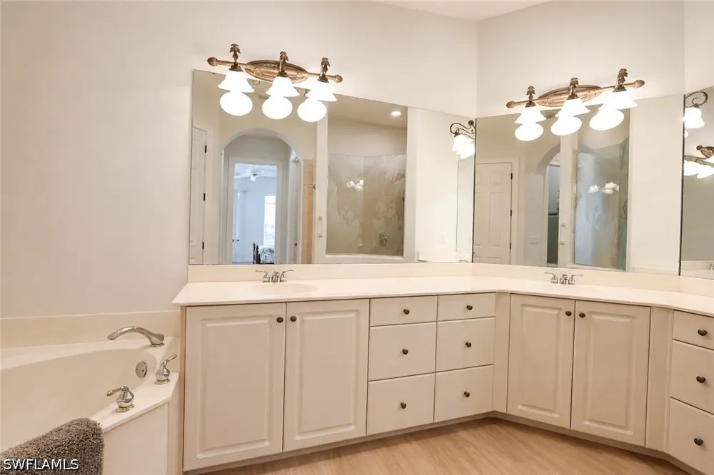 Santorini Court Naples, FL 34119