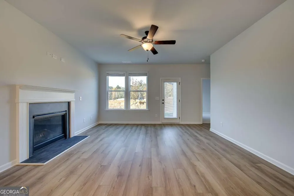 332 Bedford TRCE Conyers, GA 30094