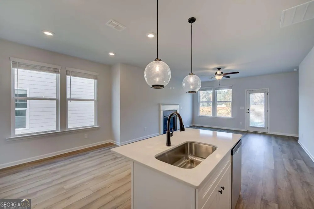 332 Bedford TRCE Conyers, GA 30094