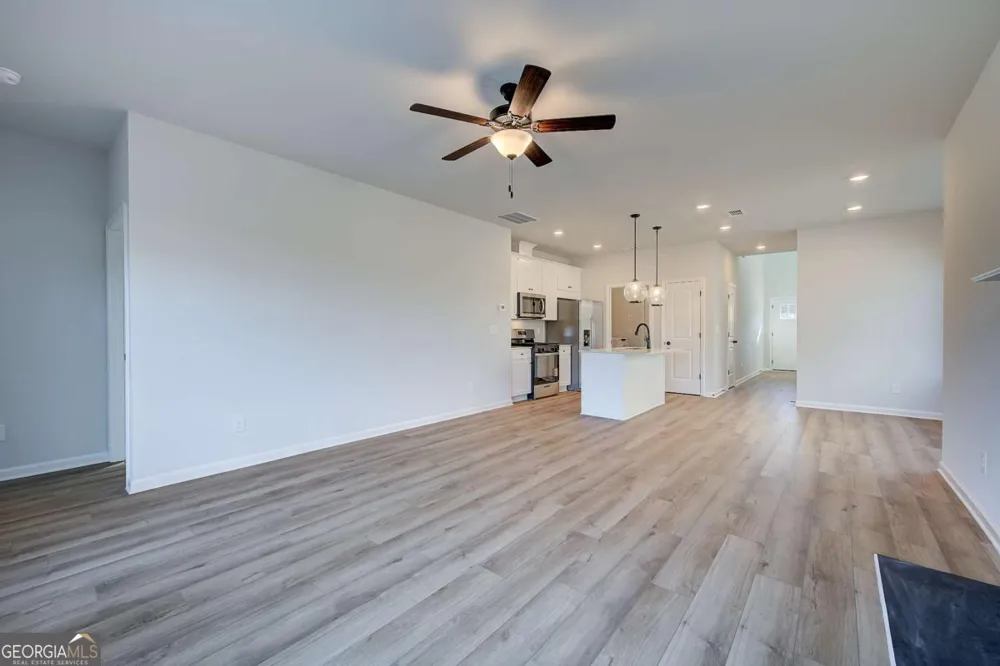 332 Bedford TRCE Conyers, GA 30094