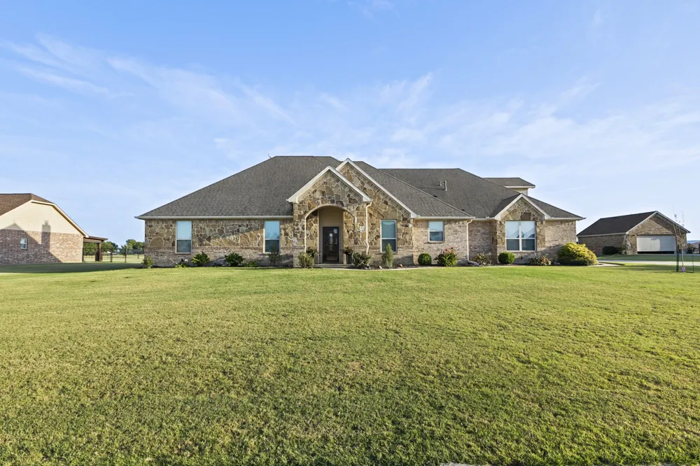 4055 Hackberry Circle Caddo Mills, TX 75135