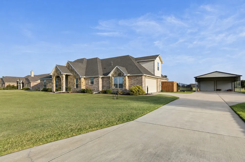 4055 Hackberry Circle Caddo Mills, TX 75135