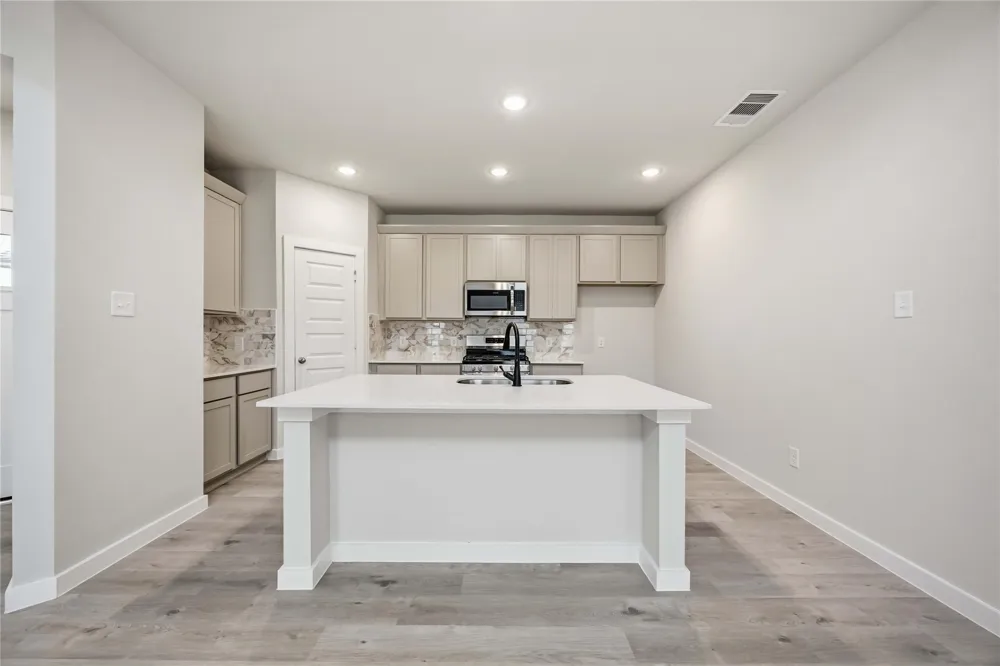 1060 Lilly Lane Bellville, TX 77418