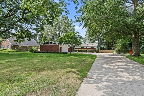 3206 W Valley View Drive