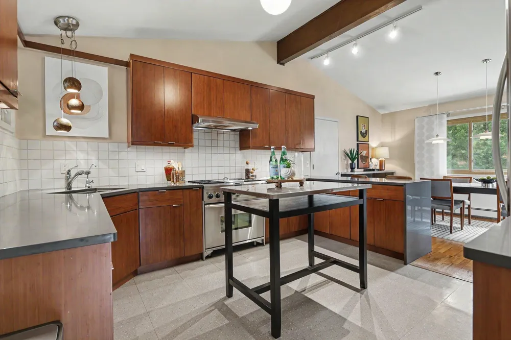 3206 W Valley View Drive St. Joseph, MI 49085