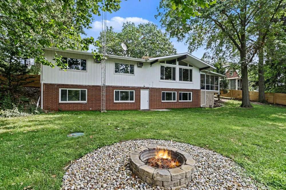3206 W Valley View Drive St. Joseph, MI 49085
