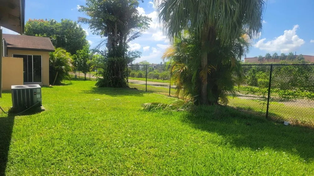 9520 W Daffodil Lane Miramar, FL 33025