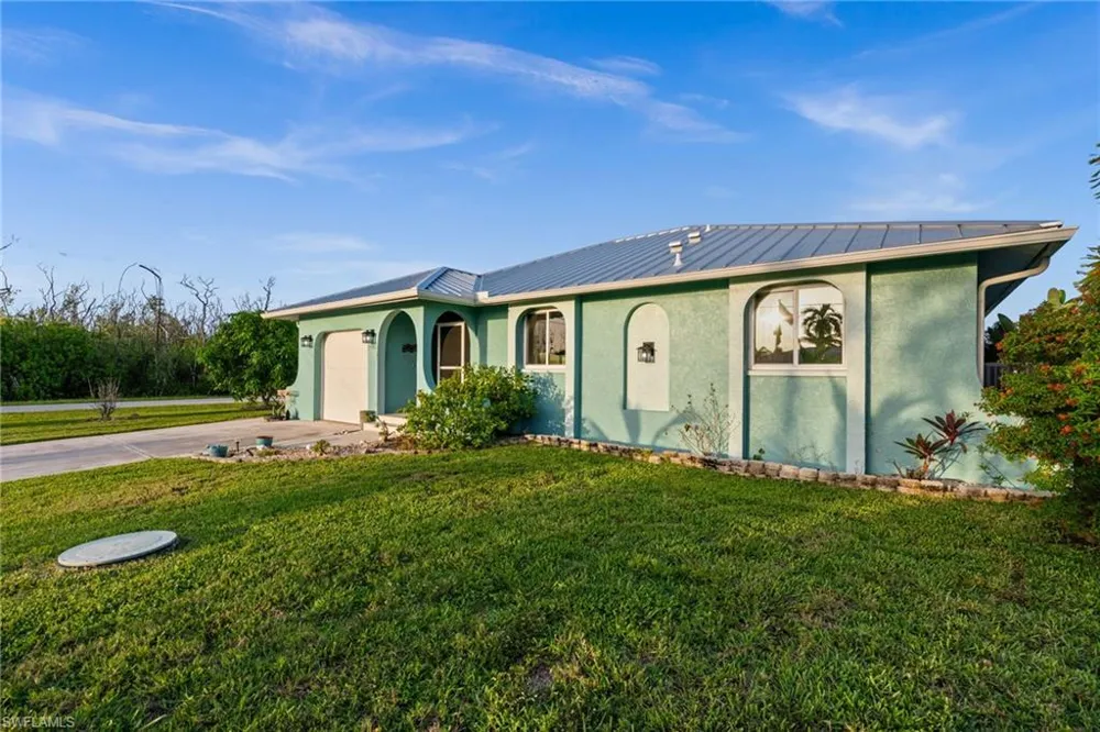 2498 Sapodilla Lane St. James City, FL 33956