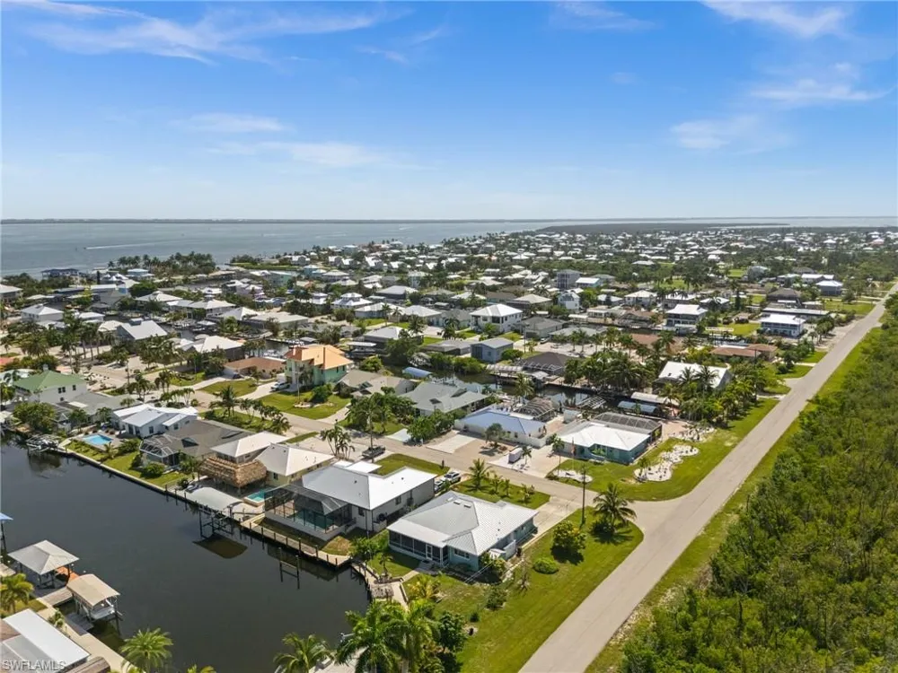 2498 Sapodilla Lane St. James City, FL 33956