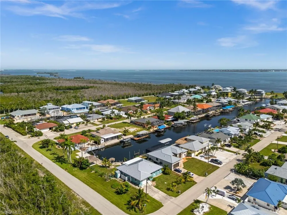 2498 Sapodilla Lane St. James City, FL 33956
