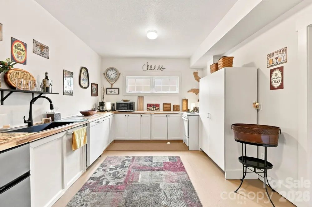 45 Creekside View Drive Asheville, NC 28804