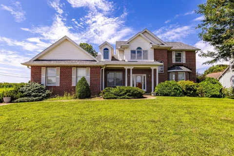 816 Winding Brook Drive