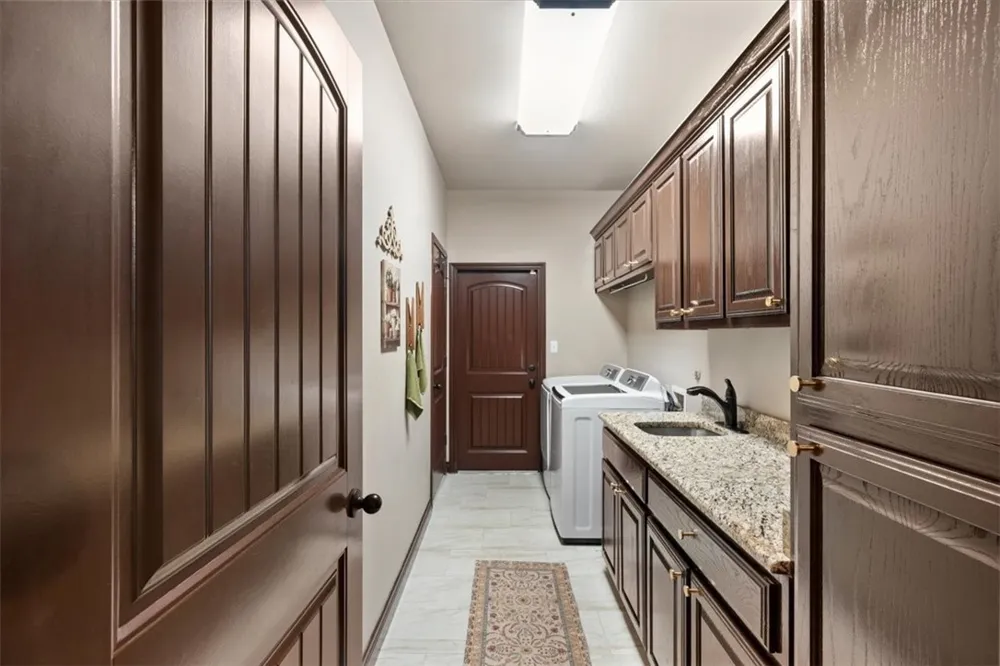 3614 Lake Palestine Robstown, TX 78380