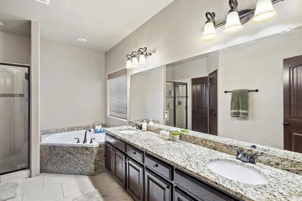 3614 Lake Palestine Robstown, TX 78380