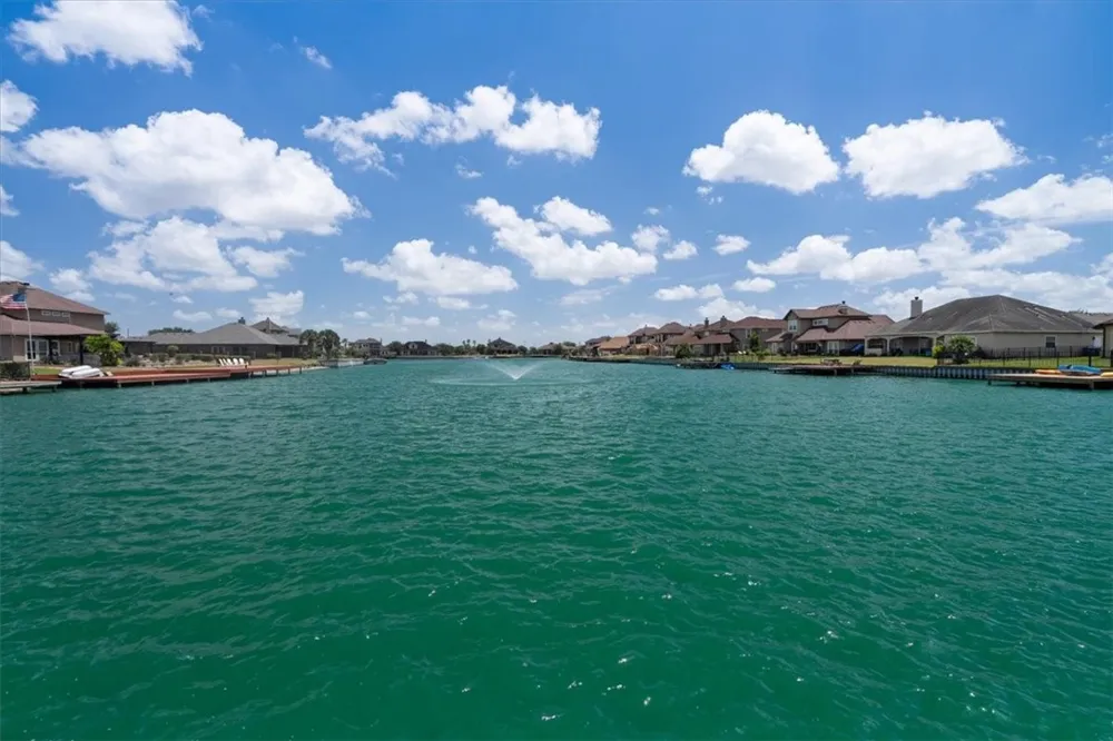 3614 Lake Palestine Robstown, TX 78380