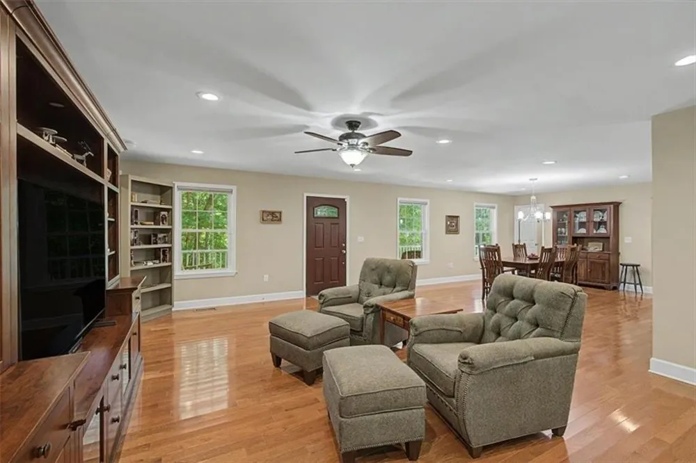 1141 Buttermilk Road SW Cave Spring, GA 30124