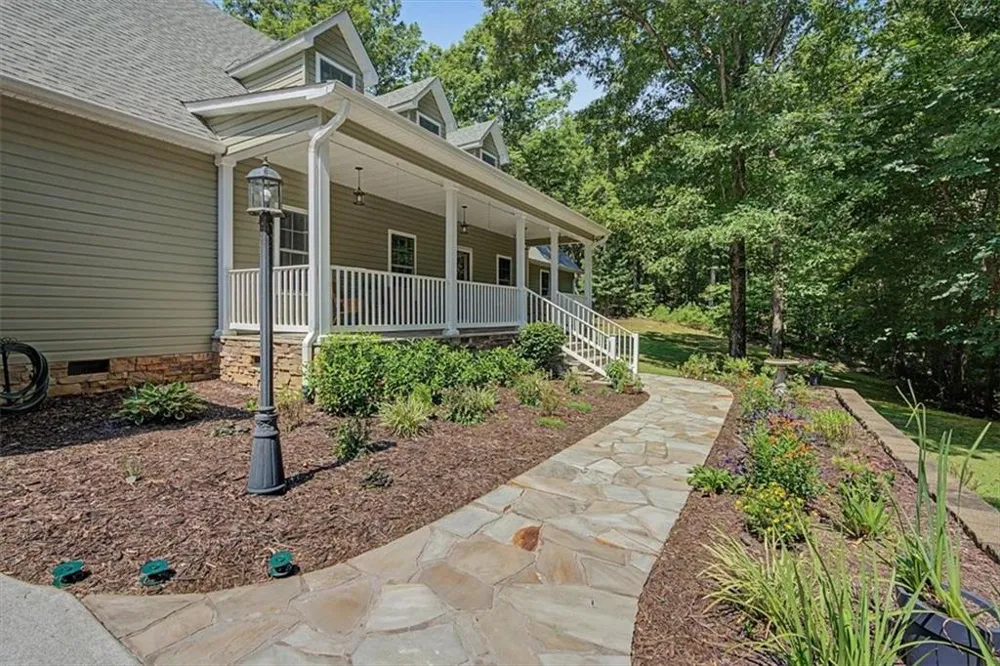 1141 Buttermilk Road SW Cave Spring, GA 30124
