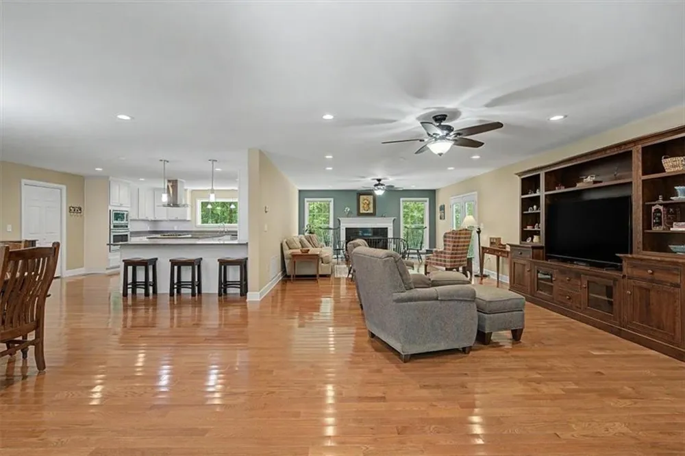 1141 Buttermilk Road SW Cave Spring, GA 30124