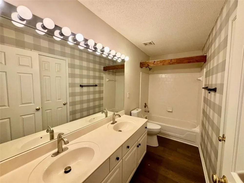 10920 Glenbarr Drive Johns Creek, GA 30097