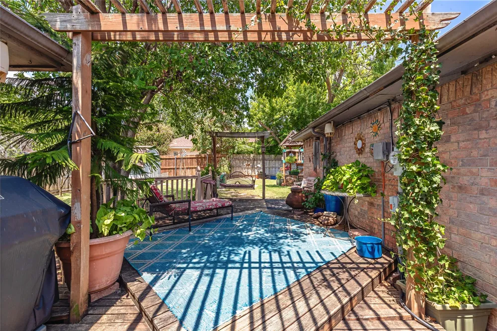 7133 Starnes Road North Richland Hills, TX 76182