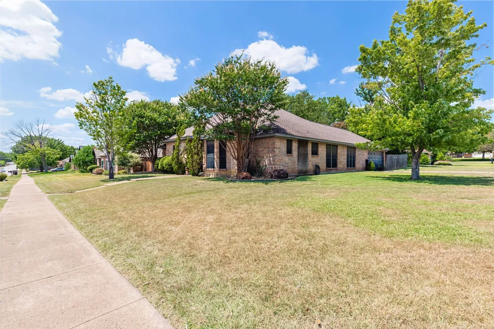 7133 Starnes Road North Richland Hills, TX 76182