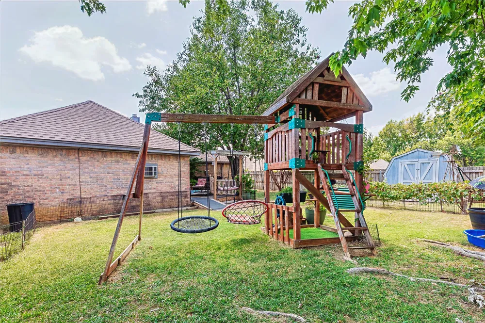 7133 Starnes Road North Richland Hills, TX 76182