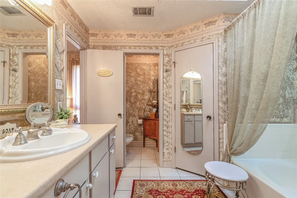 7133 Starnes Road North Richland Hills, TX 76182