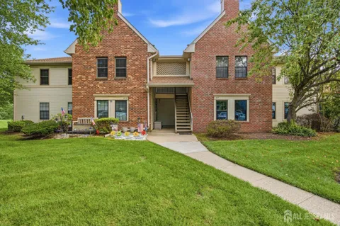 277 Hatfield Lane