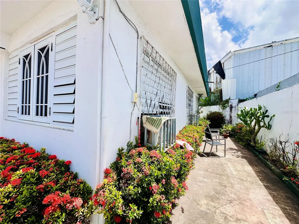 Calle 27 SO URB. LAS LOMAS 869 San Juan, PR 00921