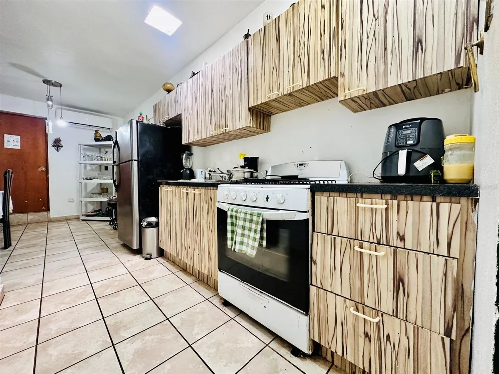 Calle 27 SO URB. LAS LOMAS 869 San Juan, PR 00921