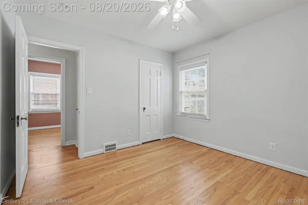 2100 Lancaster Street Grosse Pointe Woods City, MI 48236